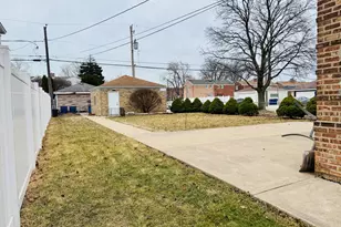 3743 S 59th Ave, Cicero, IL 60804 - Photo 17
