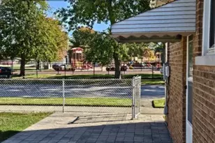 302 153rd St, Calumet City, IL 60409 - Photo 13