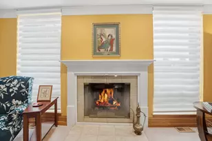 15 Manchester Ln, Elmhurst, IL 60126 - Photo 5