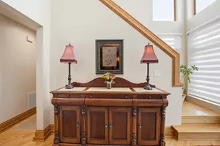 15 Manchester Ln, Elmhurst, IL 60126 - Photo 3