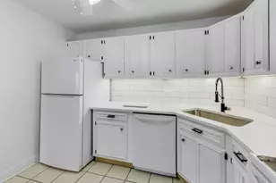 2000 St Regis Dr, Lombard, IL 60148 - Photo 9