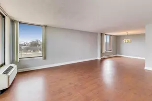 2000 St Regis Dr, Lombard, IL 60148 - Photo 5