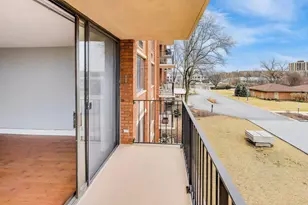 2000 St Regis Dr, Lombard, IL 60148 - Photo 17