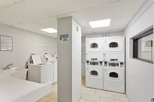 6826 N Ridge Blvd, Chicago, IL 60645 - Photo 13