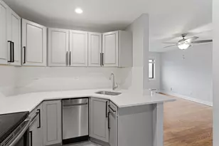 6826 N Ridge Blvd, Chicago, IL 60645 - Photo 5