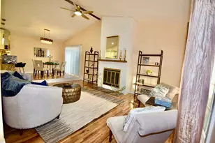 649 Wilbur Ct, Gurnee, IL 60031 - Photo 5