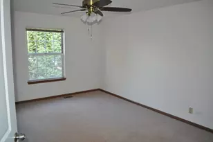 15 Whispering Dr, Streamwood, IL 60107 - Photo 15