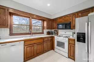 105 Wilson Pl, Oswego, IL 60543 - Photo 15