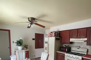 690 Renee Dr, South Elgin, IL 60177 - Photo 5