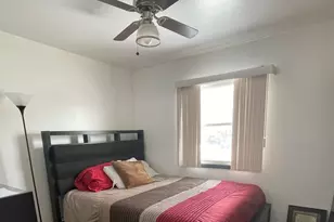 690 Renee Dr, South Elgin, IL 60177 - Photo 9