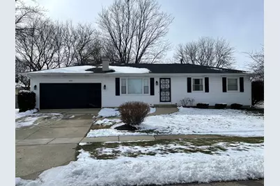 690 Renee Drive, South Elgin, IL 60177 - Photo 1