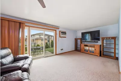 659 Terry Court, Roselle, IL 60172 - Photo 5