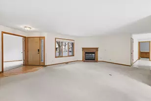 1125 Foxtail Ct, Darien, IL 60561 - Photo 3