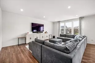 3691 Skyglade Dr, Elgin, IL 60124 - Photo 9