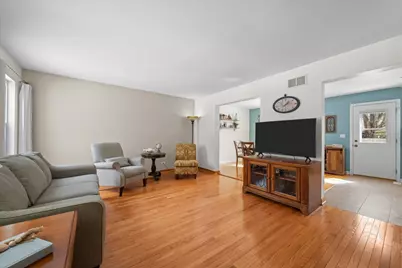 645 E State Street, South Elgin, IL 60177 - Photo 3