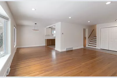 8735 Hamlin Avenue, Skokie, IL 60076 - Photo 9