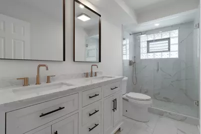 8735 Hamlin Avenue, Skokie, IL 60076 - Photo 13