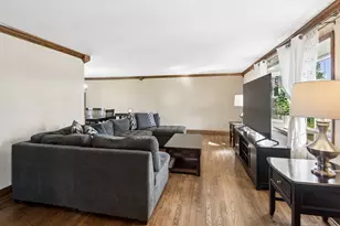 828 Harwich Ln, Schaumburg, IL 60194 - Photo 3