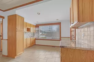4711 N Kilbourn Ave, Chicago, IL 60630 - Photo 15