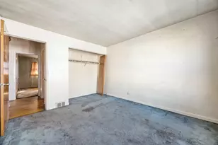 8909 Robin Dr, Des Plaines, IL 60016 - Photo 11