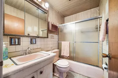 8909 Robin Drive, Des Plaines, IL 60016 - Photo 9