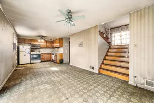 8909 Robin Dr, Des Plaines, IL 60016 - Photo 13