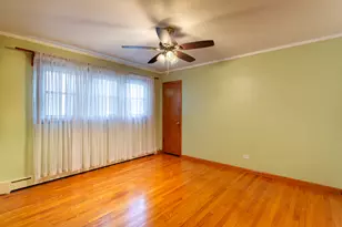 5428 W Sunnyside Ave, Chicago, IL 60630 - Photo 5