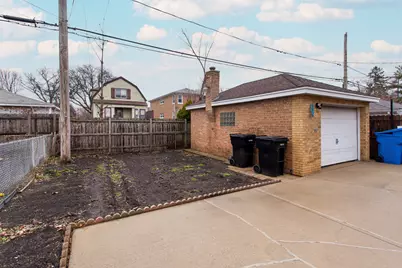 5428 W Sunnyside Avenue, Chicago, IL 60630 - Photo 27