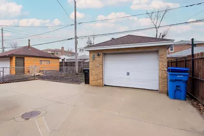 5428 W Sunnyside Avenue, Chicago, IL 60630 - Photo 25