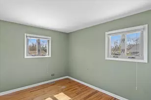 465 W Newport Rd, Hoffman Estates, IL 60169 - Photo 11