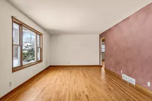 906 Lindenwood Dr, Aurora, IL 60506 - Photo 3