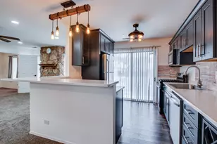 340 Springlake Ln, Aurora, IL 60504 - Photo 7