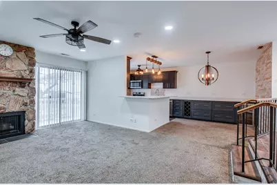 340 Springlake Lane #D, Aurora, IL 60504 - Photo 3