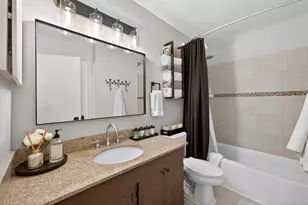 37 Monterey Dr, Vernon Hills, IL 60061 - Photo 15