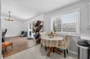 37 Monterey Dr, Vernon Hills, IL 60061 - Photo 7