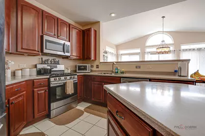 578 N Overlook Trail, Round Lake, IL 60073 - Photo 15