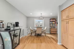 2S121 Ivy Ln, Lombard, IL 60148 - Photo 9