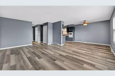 5870 Garrett Lane, Rockford, IL 61107 - Photo 5