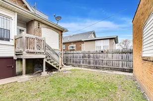 7955 S Blackstone Ave, Chicago, IL 60619 - Photo 25