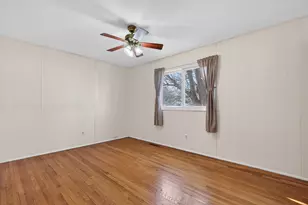 3915 Maple Ave, McHenry, IL 60050 - Photo 13