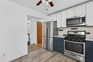 3915 Maple Ave, McHenry, IL 60050 - Photo 11