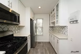 1661 College Green Dr, Elgin, IL 60123 - Photo 17