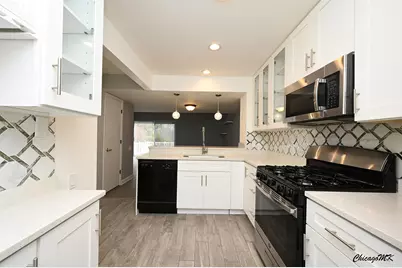 1661 College Green Drive, Elgin, IL 60123 - Photo 15