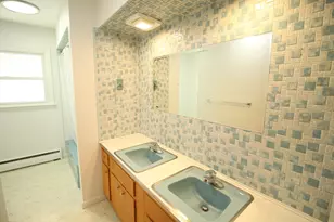 301 Oakdale Ave, Normal, IL 61761 - Photo 9