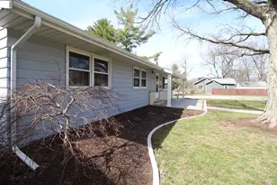 301 Oakdale Ave, Normal, IL 61761 - Photo 17