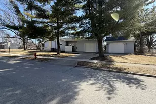 301 Oakdale Ave, Normal, IL 61761 - Photo 5