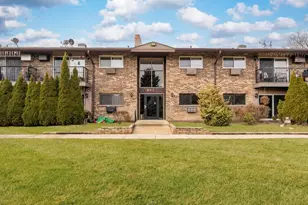 802 E Old Willow Rd, Prospect Heights, IL 60070 - Photo 1