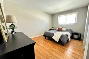 17W484 Earl Ct, Darien, IL 60561 - Photo 9