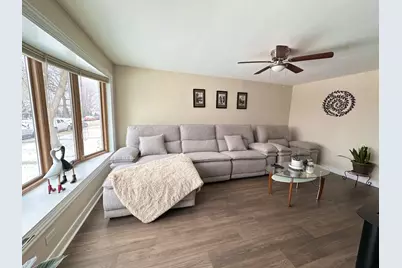 7733 S Sawyer Avenue, Chicago, IL 60652 - Photo 3