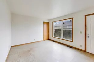 18304 W Grand Dr, Grayslake, IL 60030 - Photo 11